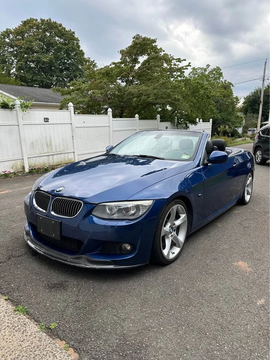 2011 BMW E93 335i Convertible - Image 2 of 6