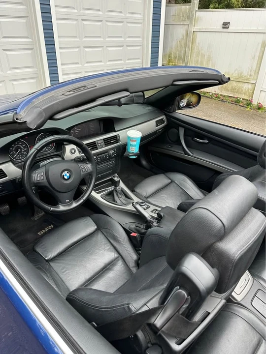 2011 BMW E93 335i Convertible - Image 5 of 6