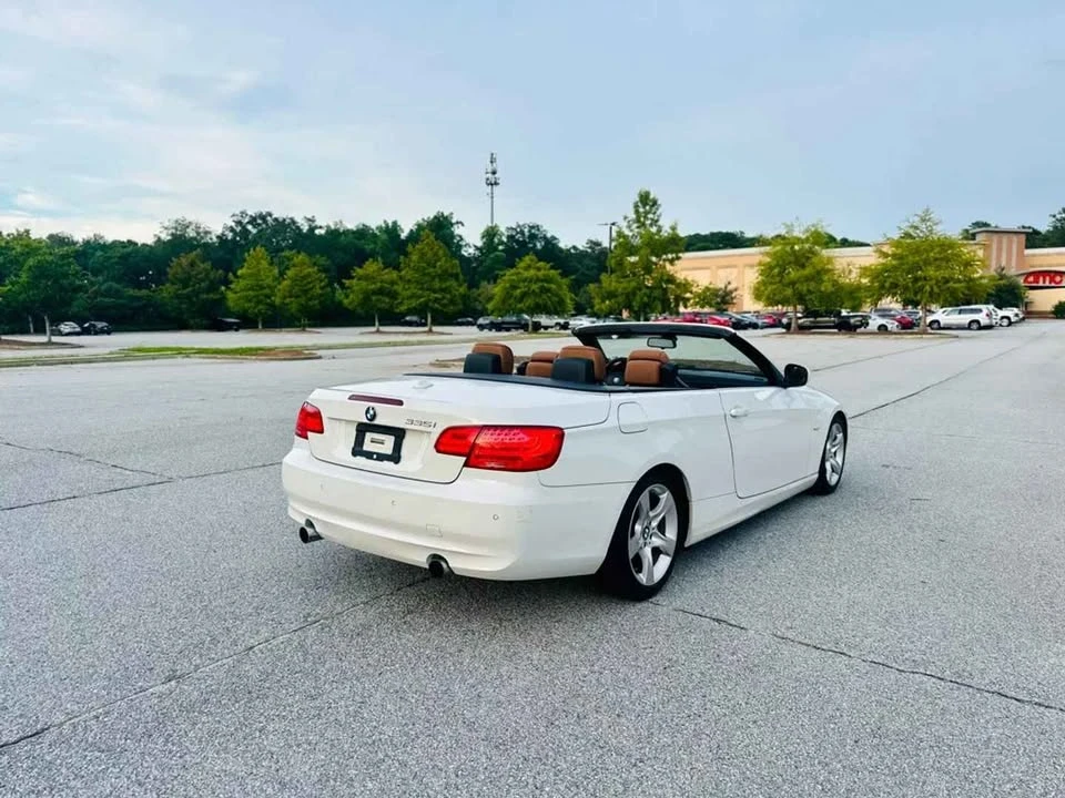 2011 BMW E93 335i Convertible - Image 5 of 18
