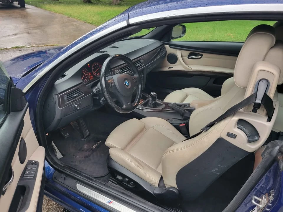2011 BMW E93 335i Convertible - Image 6 of 7