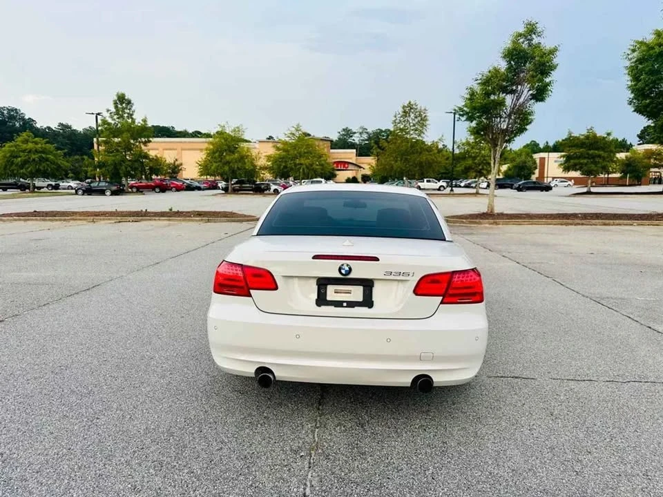 2011 BMW E93 335i Convertible - Image 17 of 18