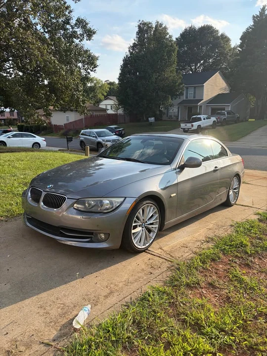 2011 BMW E93 335i Convertible - Image 8 of 9
