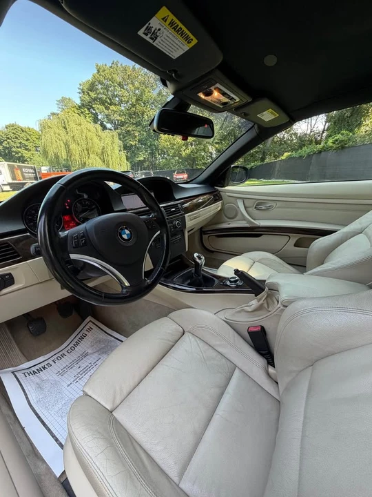 2011 BMW E93 335i Convertible - Image 16 of 20
