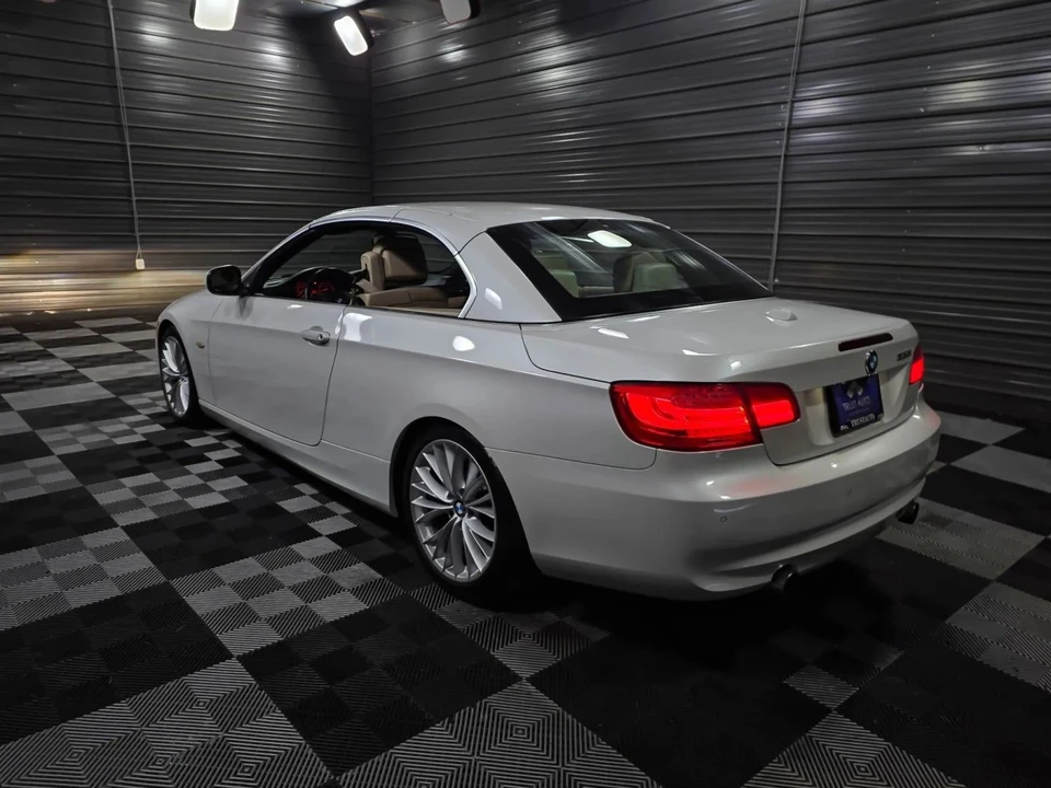 2011 BMW E93 335i Convertible - Image 12 of 12