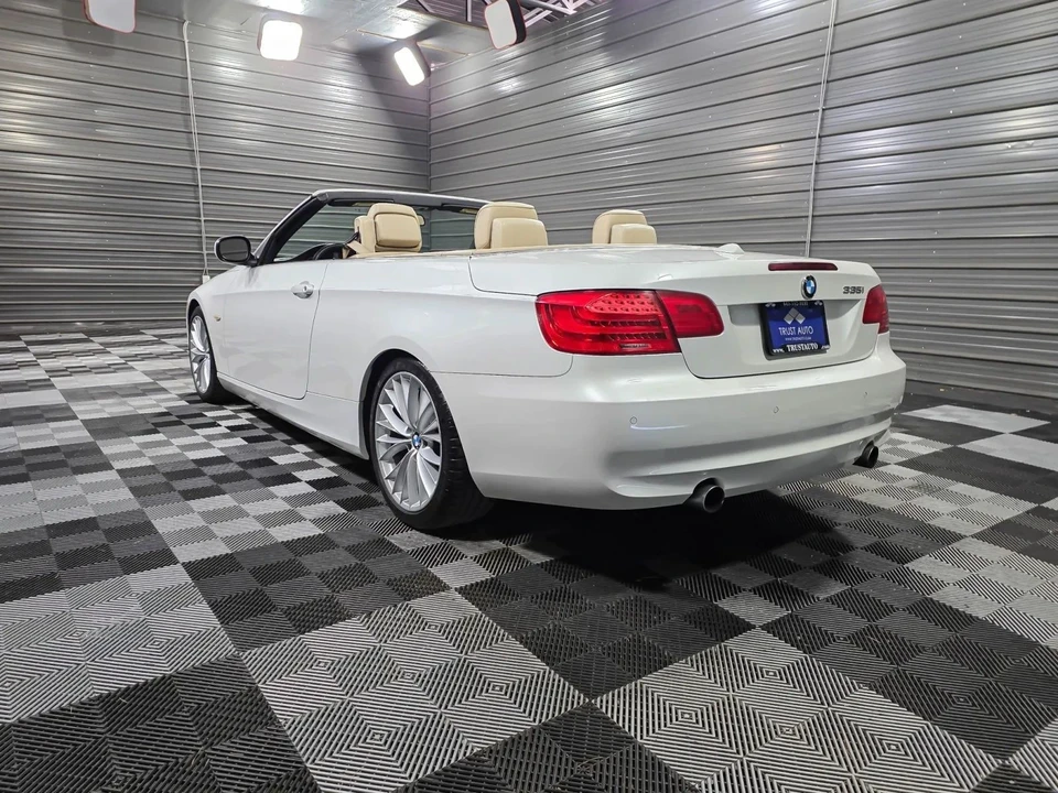 2011 BMW E93 335i Convertible - Image 8 of 12