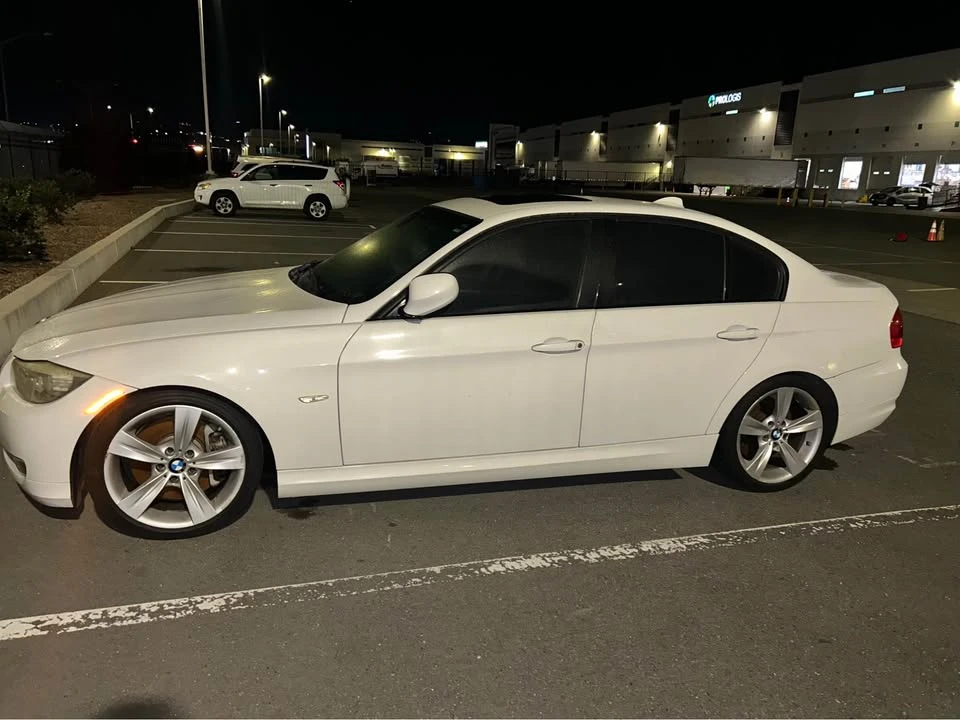 2011 BMW E90 335i Sedan - Image 2 of 4