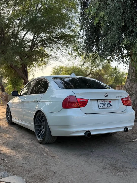 2011 BMW E90 335i Sedan - Image 5 of 5