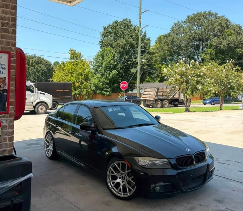 2011 BMW E90 335i Sedan - Image 2 of 2