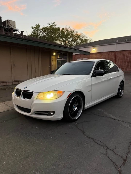 2011 BMW E90 335i Sedan - Image 3 of 20