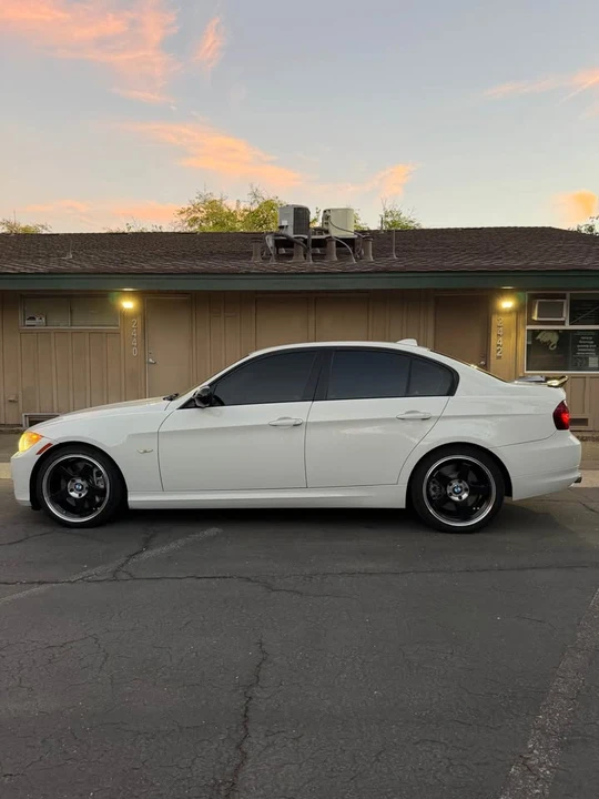 2011 BMW E90 335i Sedan - Image 4 of 20