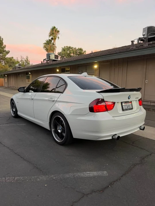 2011 BMW E90 335i Sedan - Image 5 of 20