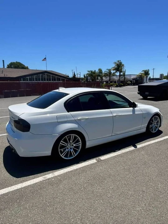 2011 BMW E90 335i Sedan - Image 5 of 10