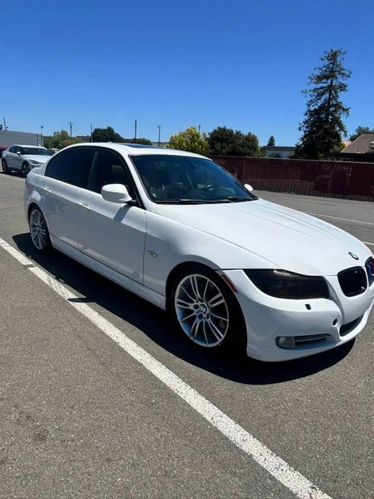 2011 BMW E90 335i Sedan - Image 4 of 10