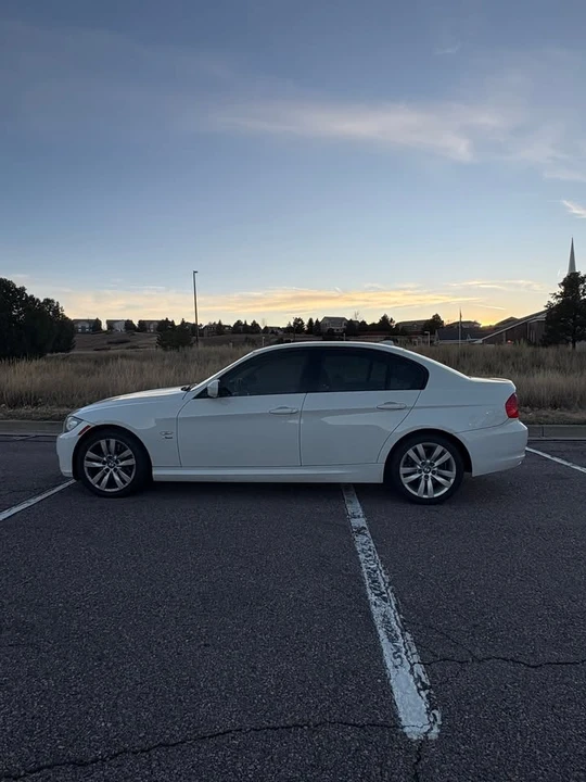 2011 BMW E90 335i Sedan - Image 2 of 17