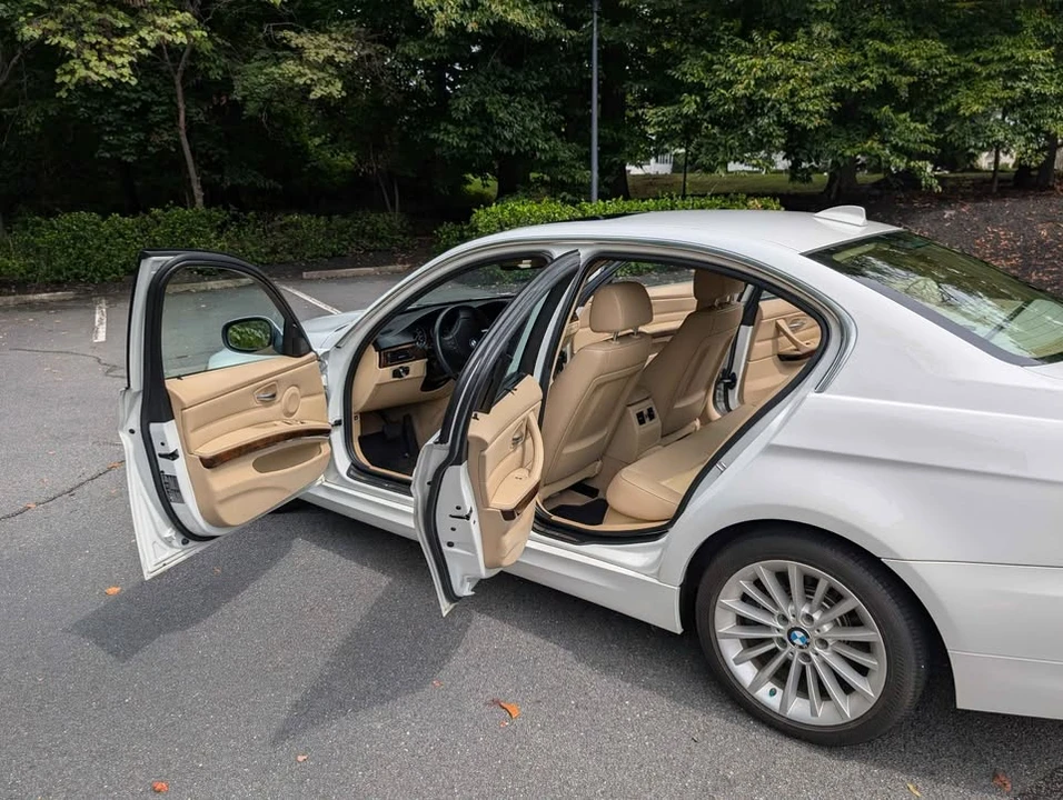 2011 BMW E90 335i Sedan - Image 6 of 20