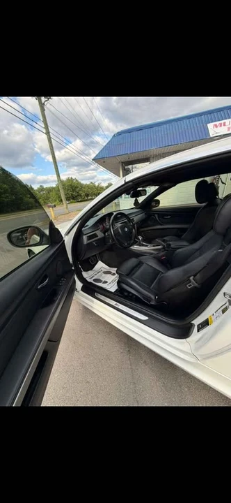 2011 BMW E93 335i Convertible - Image 12 of 20