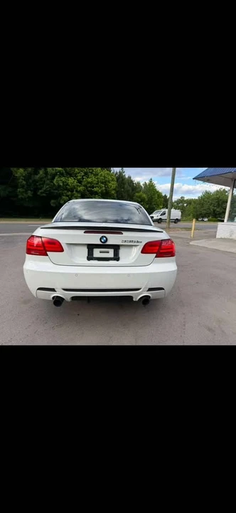 2011 BMW E93 335i Convertible - Image 5 of 20
