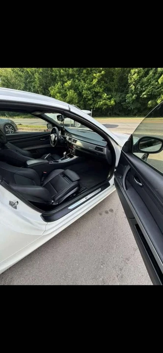2011 BMW E93 335i Convertible - Image 13 of 20
