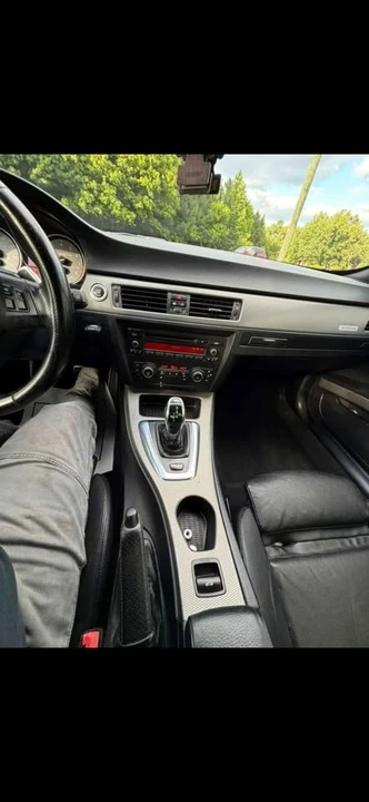 2011 BMW E93 335i Convertible - Image 15 of 20