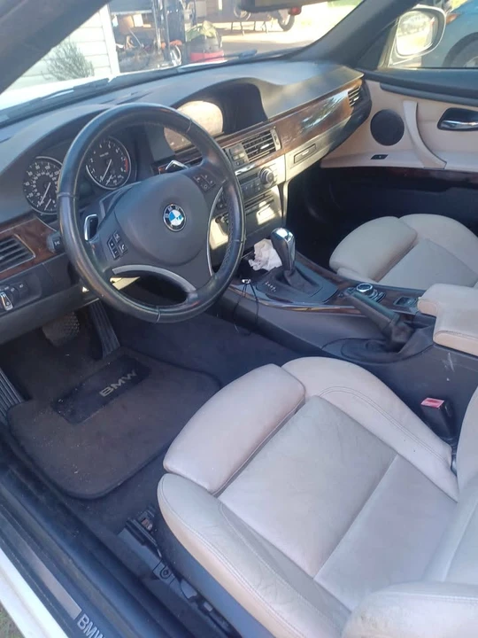 2011 BMW E93 335i Convertible - Image 2 of 6