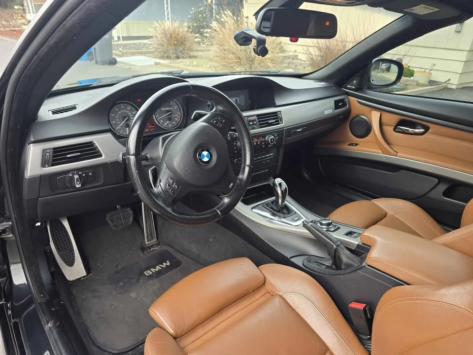 2011 BMW E93 335i Convertible - Image 5 of 15