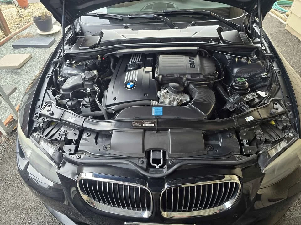 2011 BMW E93 335i Convertible - Image 9 of 15
