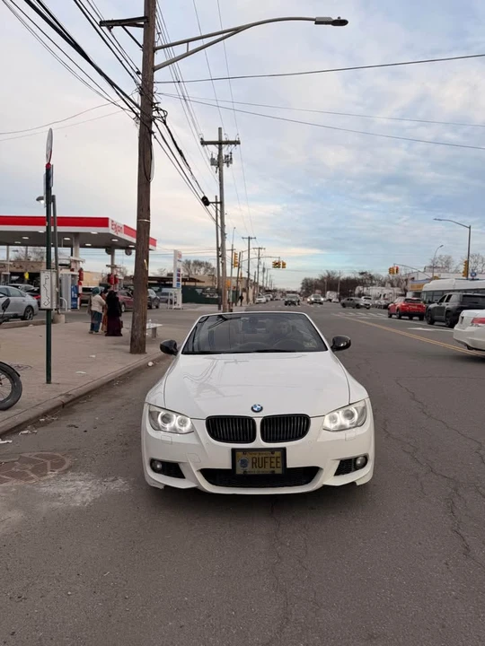 2011 BMW E93 335i Convertible - Image 18 of 18
