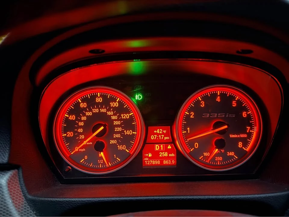 2011 BMW E93 335i Convertible - Image 14 of 18