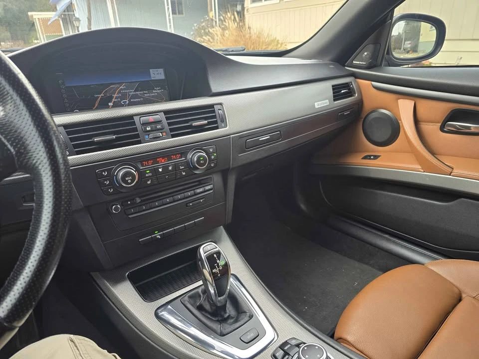 2011 BMW E93 335i Convertible - Image 12 of 15