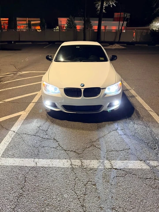 2011 BMW E93 335i Convertible - Image 5 of 18