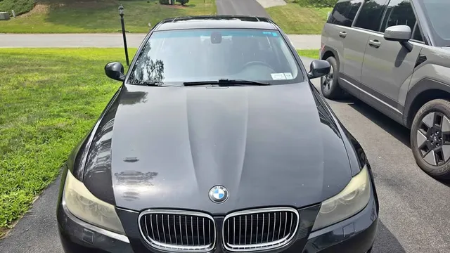 2011 BMW 3 Series 335xi Sedan 4D