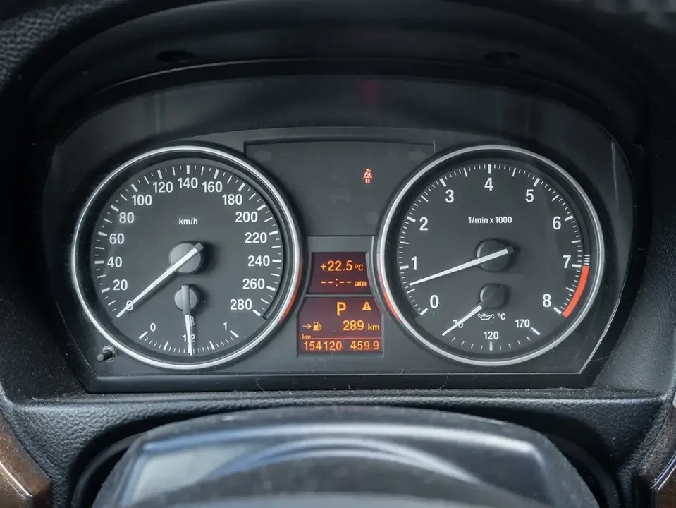 2011 BMW E93 3 Series Convertible - Image 13 of 20
