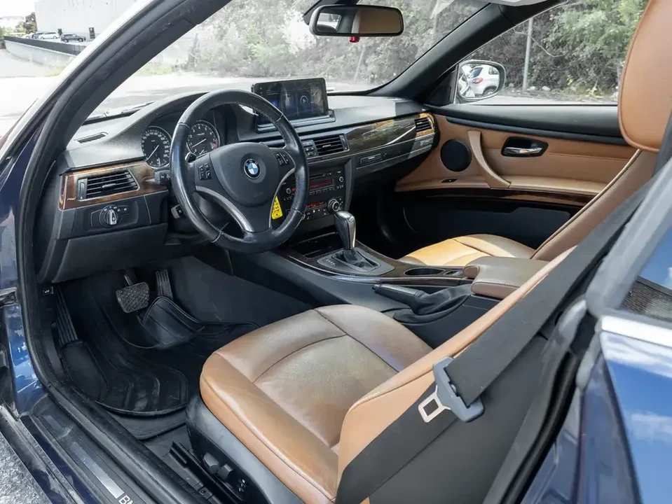 2011 BMW E93 3 Series Convertible - Image 9 of 20