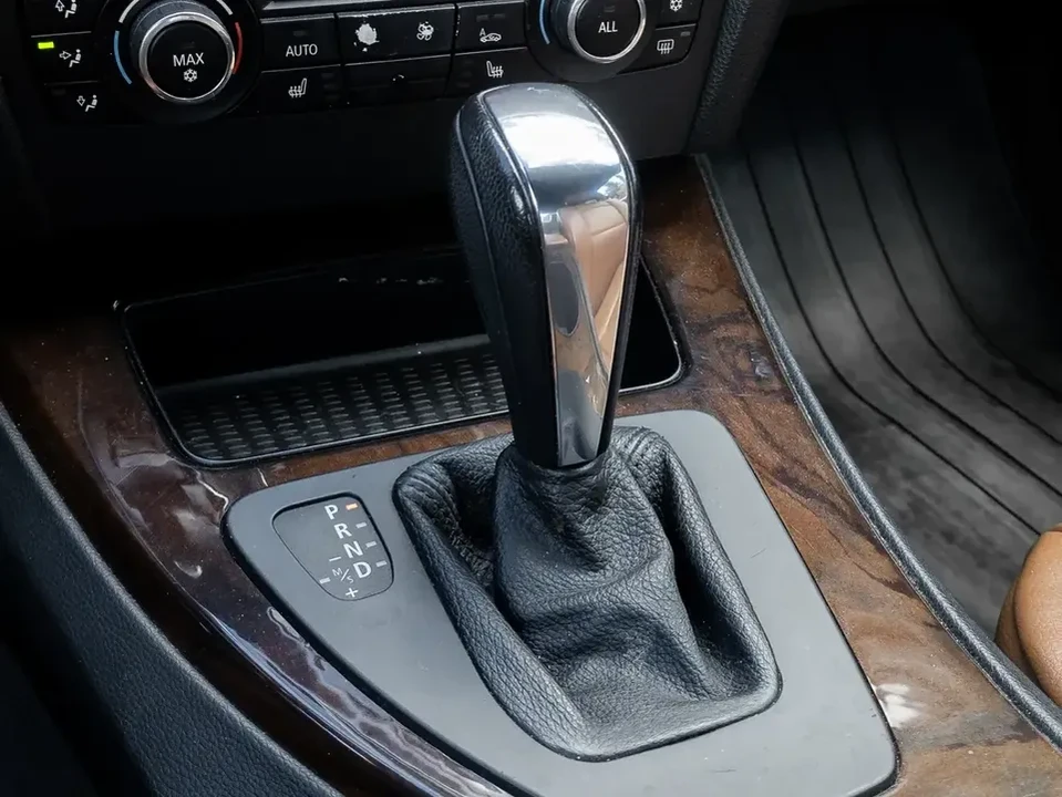 2011 BMW E93 3 Series Convertible - Image 18 of 20