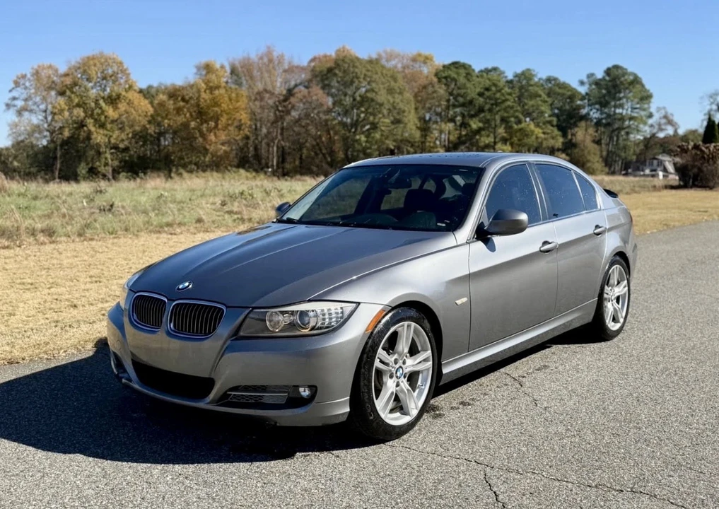 2011 BMW E90 3 Series Sedan - Image 2 of 11