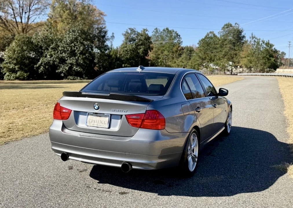 2011 BMW E90 3 Series Sedan - Image 5 of 11
