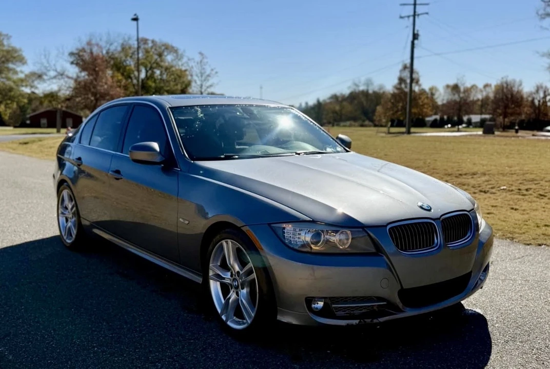 2011 BMW E90 3 Series Sedan - Image 3 of 11
