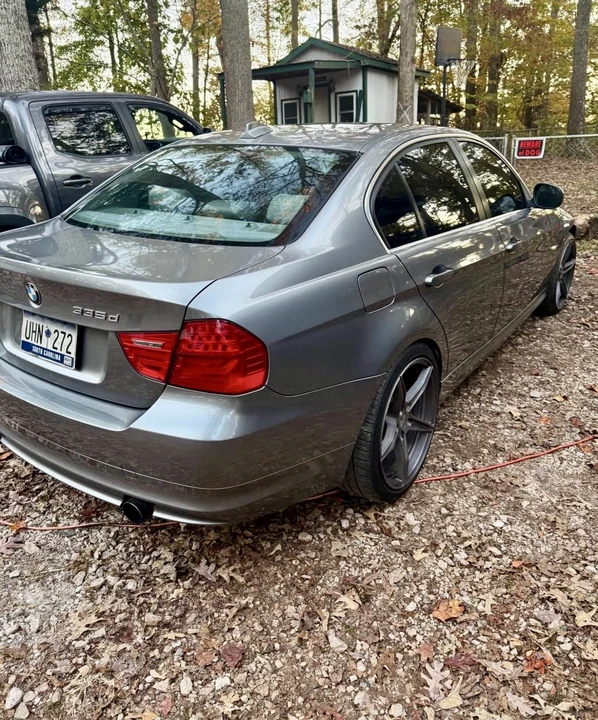 2011 BMW E90 3 Series Sedan - Image 2 of 6