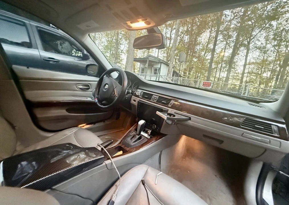 2011 BMW E90 3 Series Sedan - Image 6 of 6