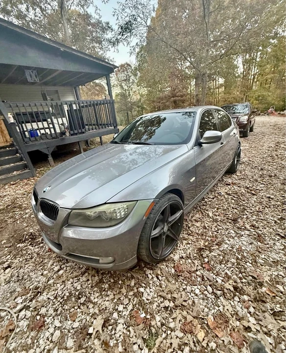 2011 BMW E90 3 Series Sedan - Image 4 of 6