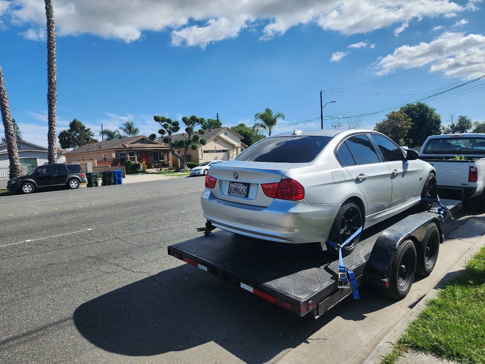 2011 BMW E90 3 Series Sedan - Image 3 of 9