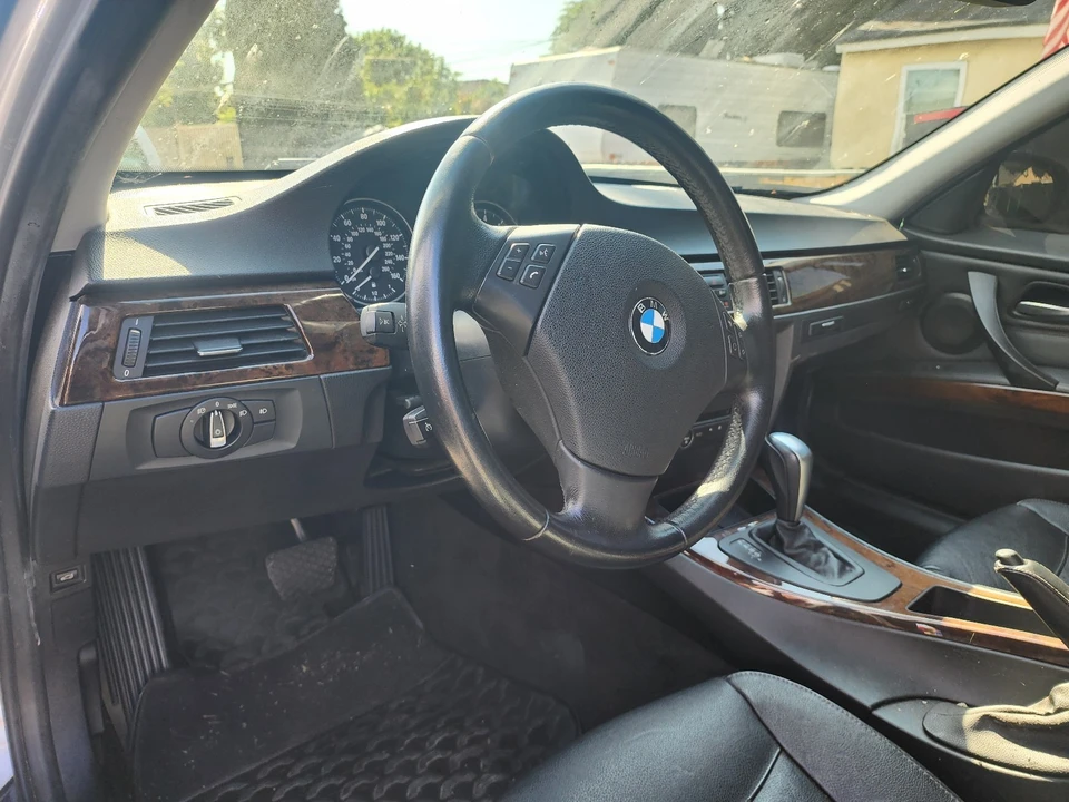 2011 BMW E90 3 Series Sedan - Image 8 of 9