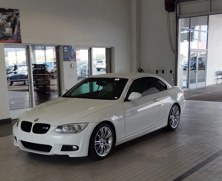 2011 BMW 3 Series - Image 14 of 20