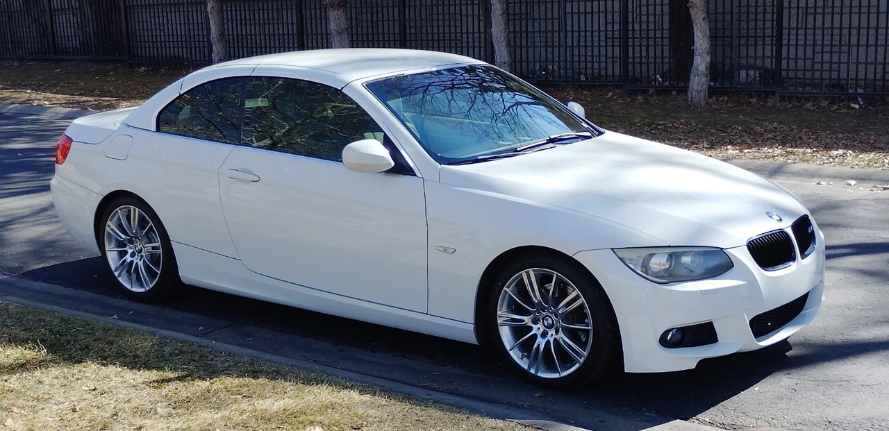 2011 BMW E90 3 Series Sedan - Image 5 of 19