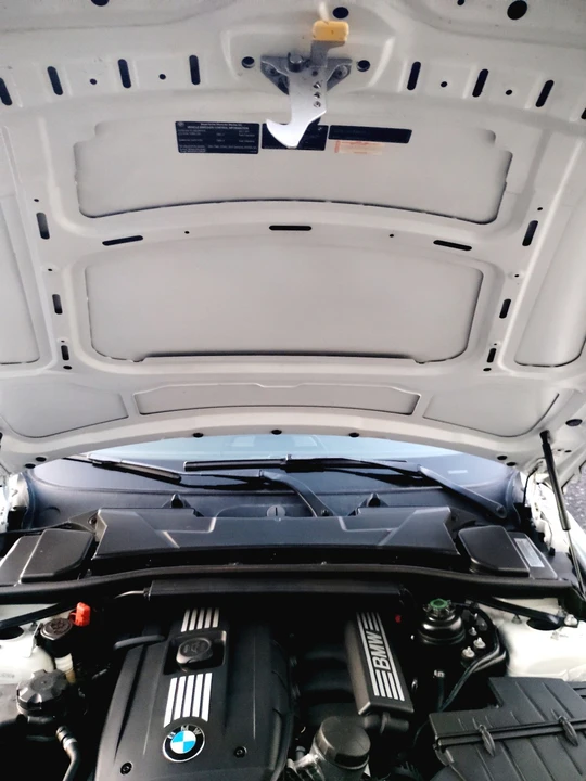 2011 BMW 3 Series - Image 16 of 20