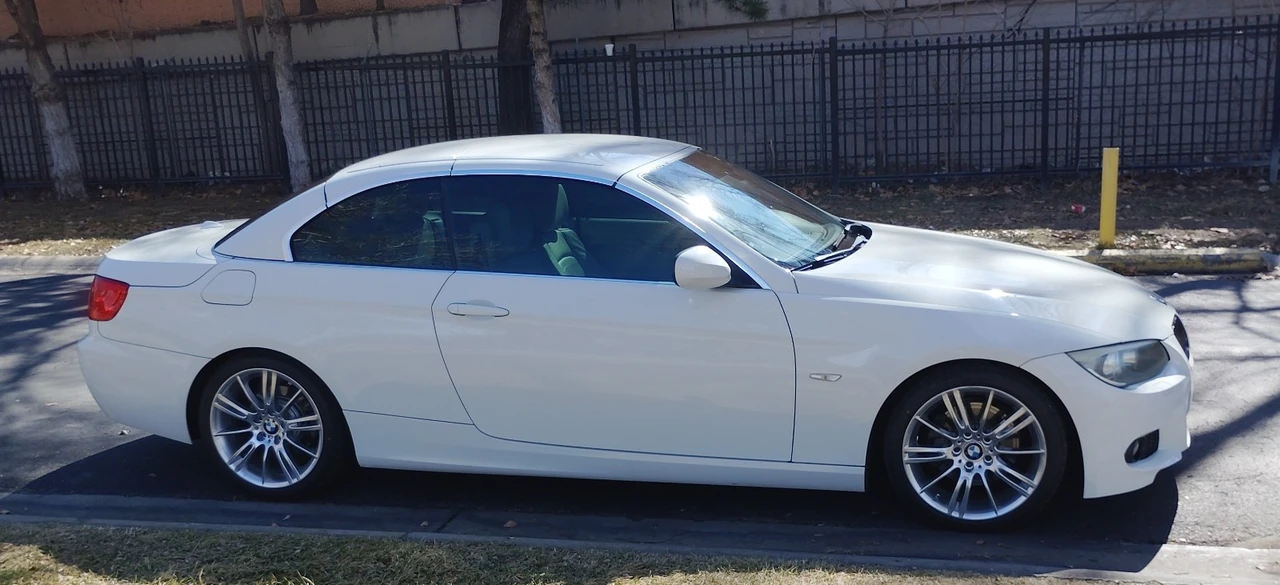 2011 BMW E90 3 Series Sedan - Image 7 of 19