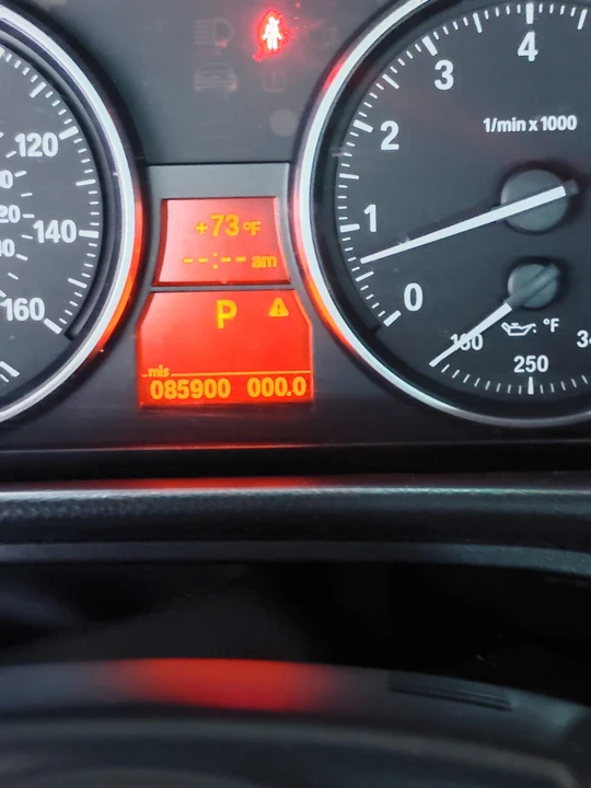 2011 BMW 3 Series - Image 8 of 20