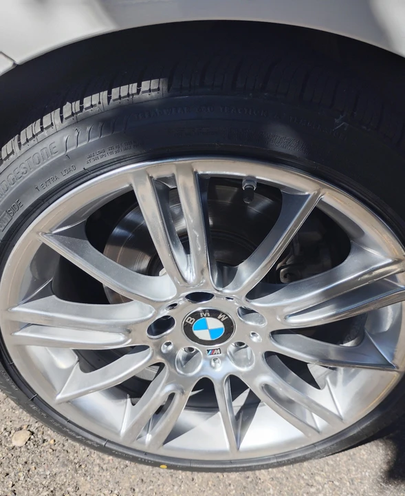 2011 BMW E90 3 Series Sedan - Image 18 of 19