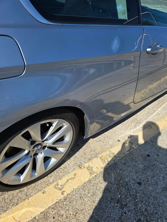 2011 BMW 3 Series - Image 15 of 15