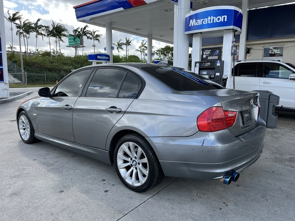 2011 BMW E90 3 Series Sedan - Image 4 of 6